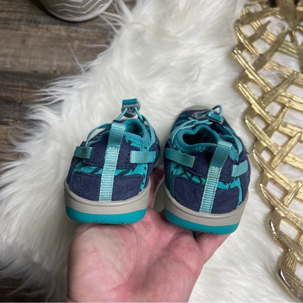 Keen Moxie Sandals - Picture 12 of 13